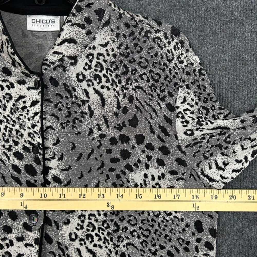 Chico's Travelers Animal Print Top LS Button Front Black Silver Gray Size 2 - Picture 9 of 12
